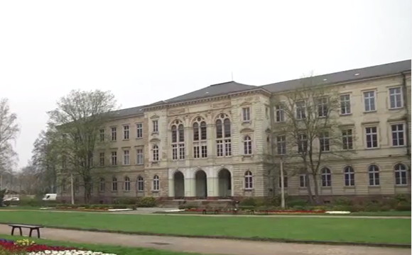 Ehemaliges Gymnasium wird Dorint-Hotel