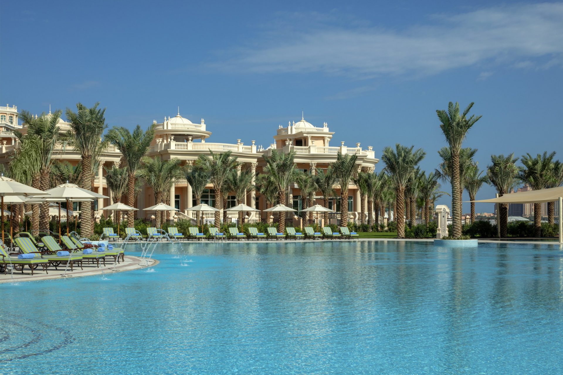 Emerald Palace Kempinski Dubai eröffnet als Strand-Palast - Tophotel.de