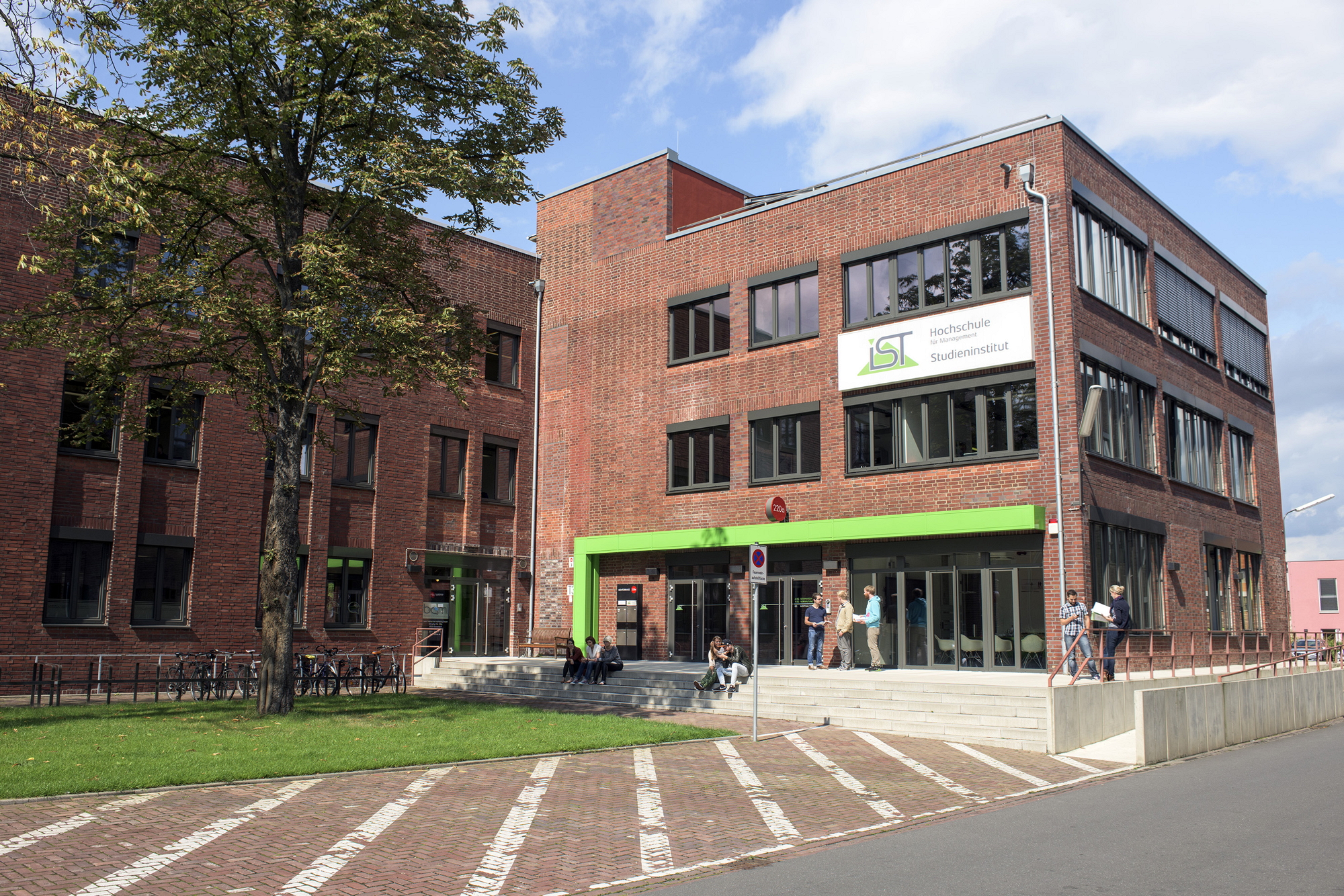 IST-Studieninstitut stellt neue branchenspezifische Inhalte zur Verfügung