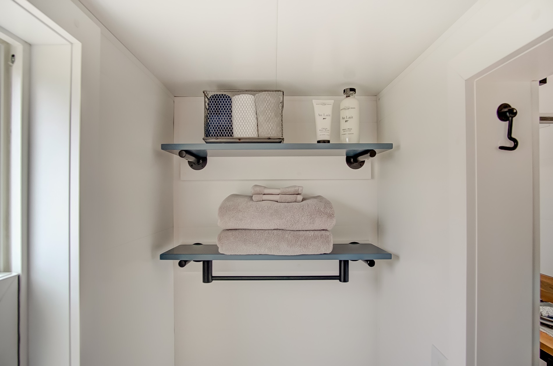 Bad im River and Twine