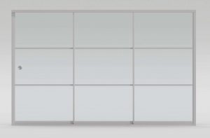 Schiebetür aus Glas zur Abtrennung von Bereichen 