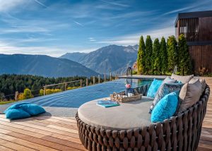 Der Gewinner in der Kategorie "Wellnesshotels" Das Hotel Chalte Mirabell, hier Poollandschaft.