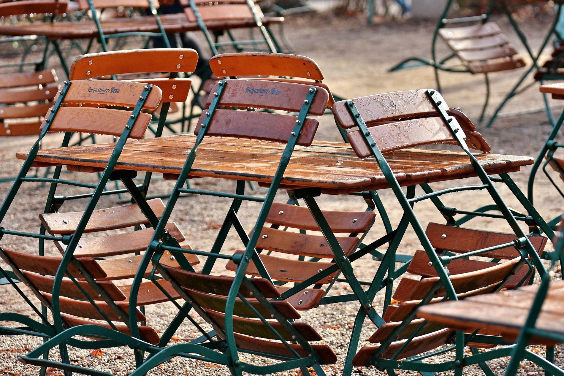 Warum dunkle Wolken die Öffnungen überschatten