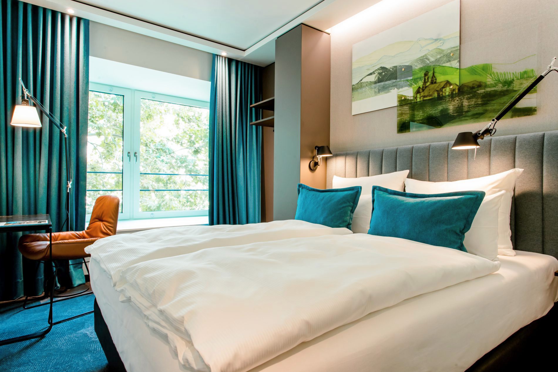 Ein Schlafzimmer im neuen Motel One Stuttgart-Hauptbahnhof.