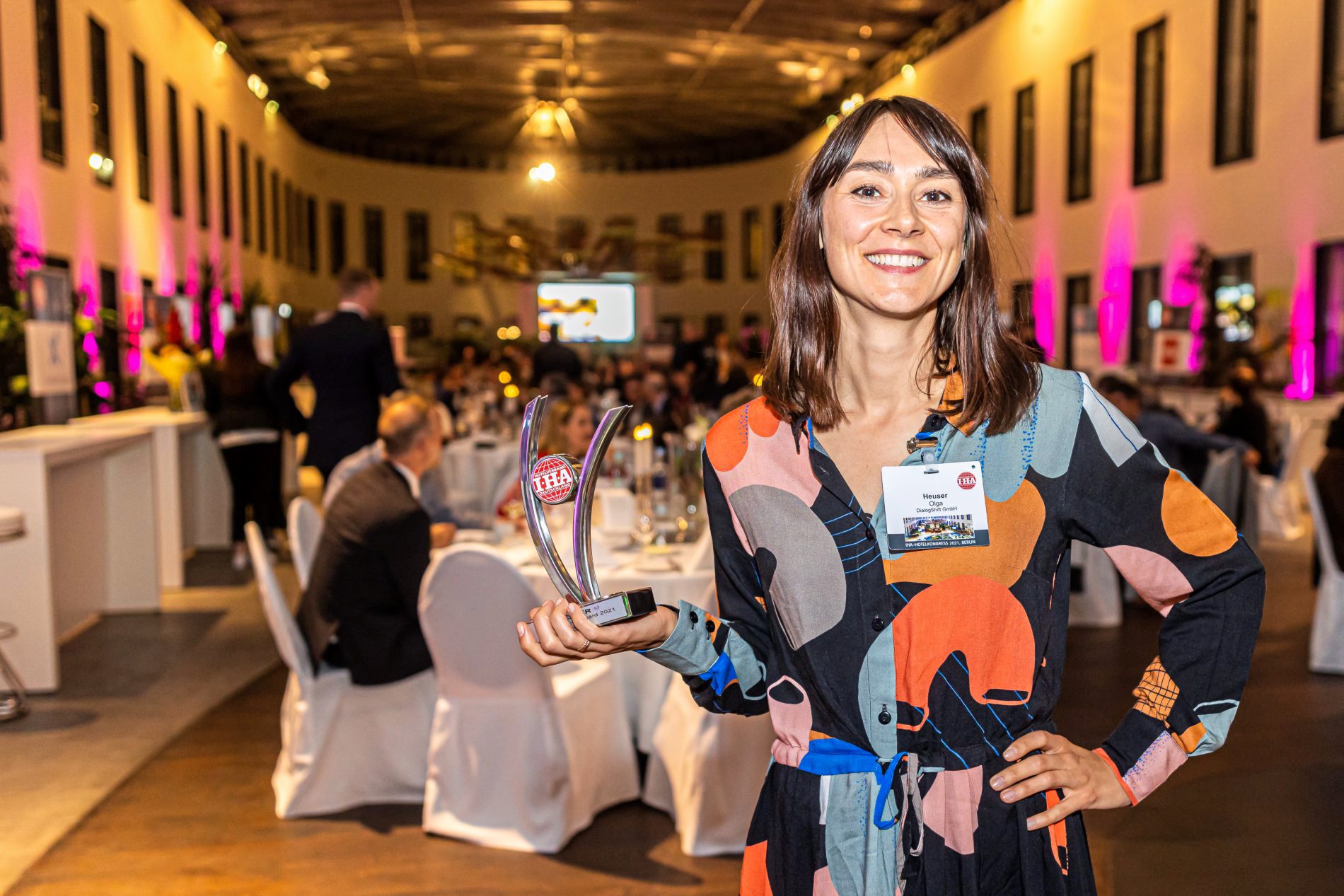 Dialogshift und Hotelbird überzeugen die IHA-Mitglieder