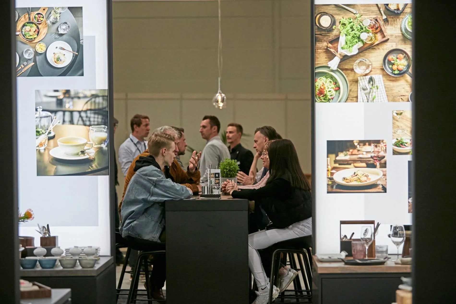 Besucher auf der Messe 2022