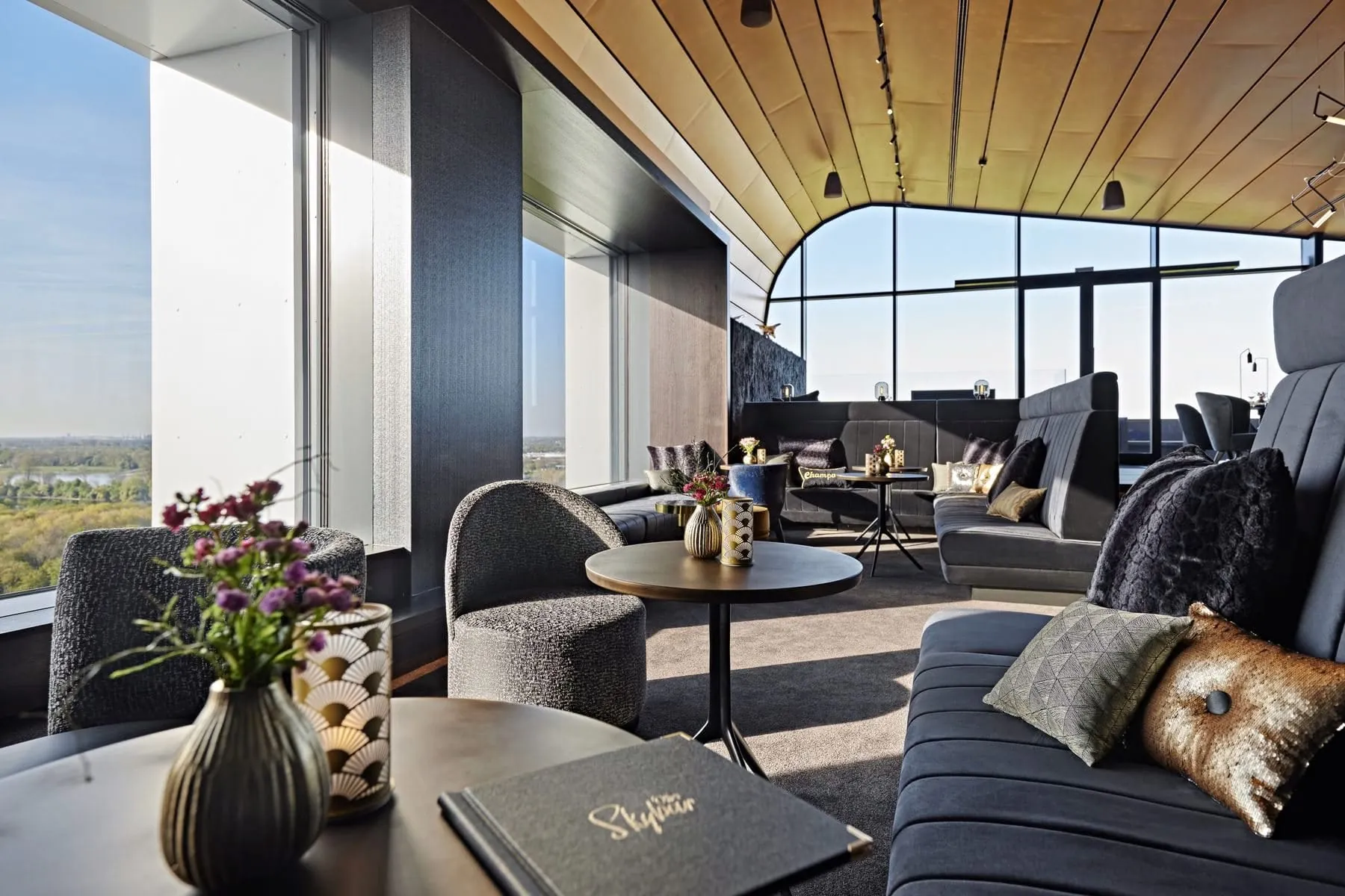 Lindner_Hotel_Ottos_Skybar_Lougebereich