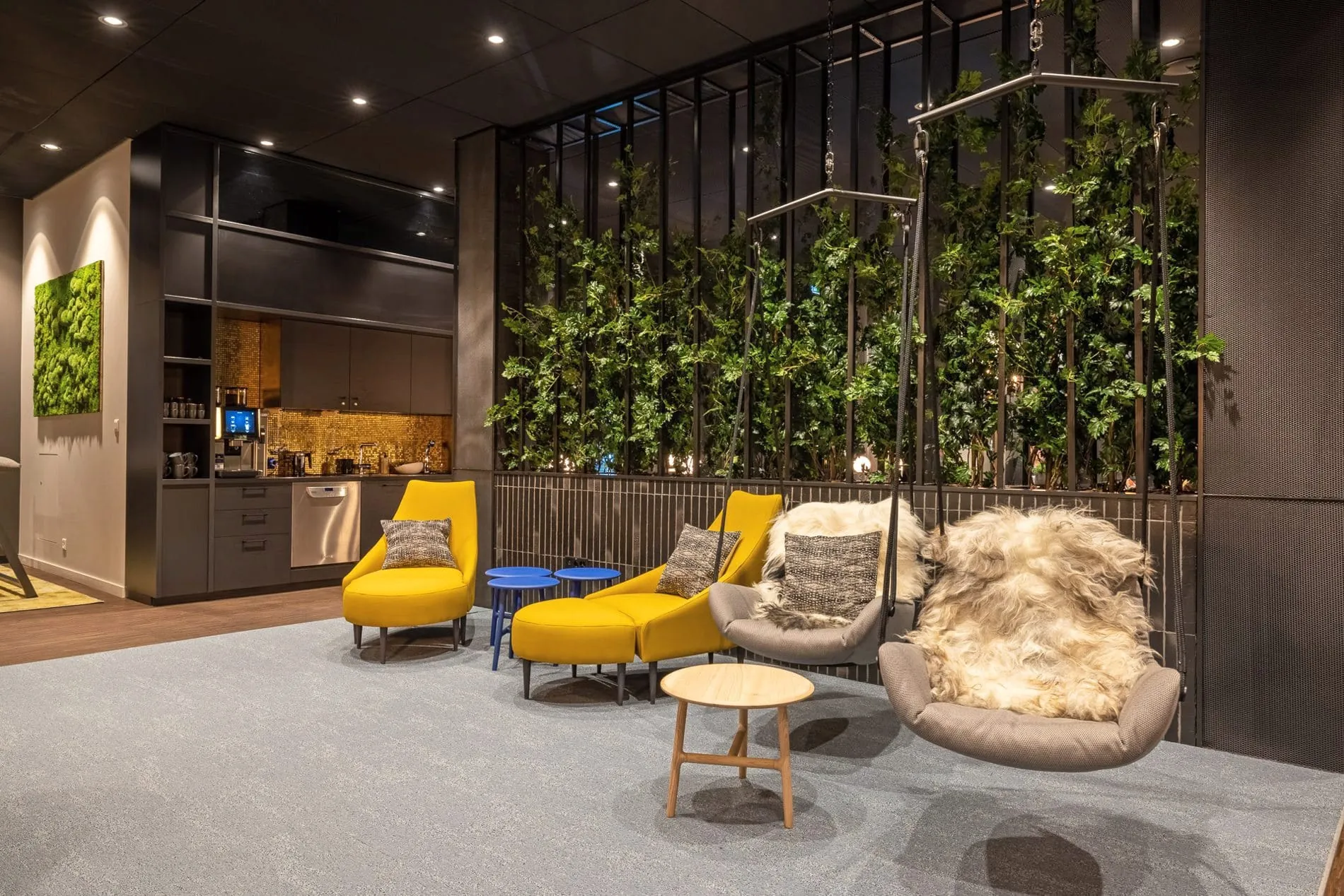 Radisson Hotel & Suites Zurich Lobby