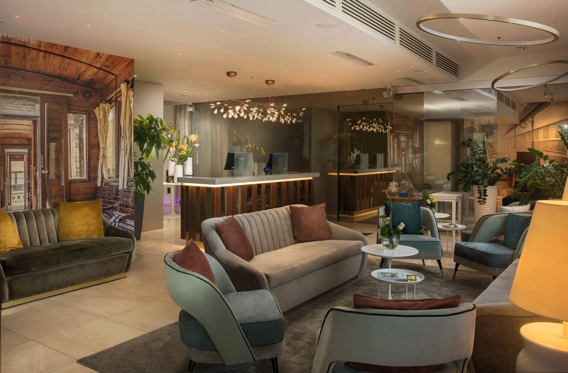 Lobby-und-Rezeption-im-Avani-Palazzo-Moscova-Milan-Hotel