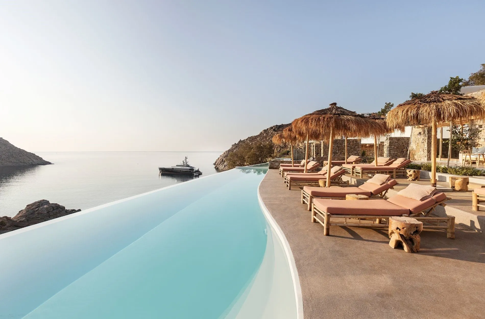 Hoteldesign_The_Wild_Mykonos_Infinity_Pool_Yiorgos Kordakis