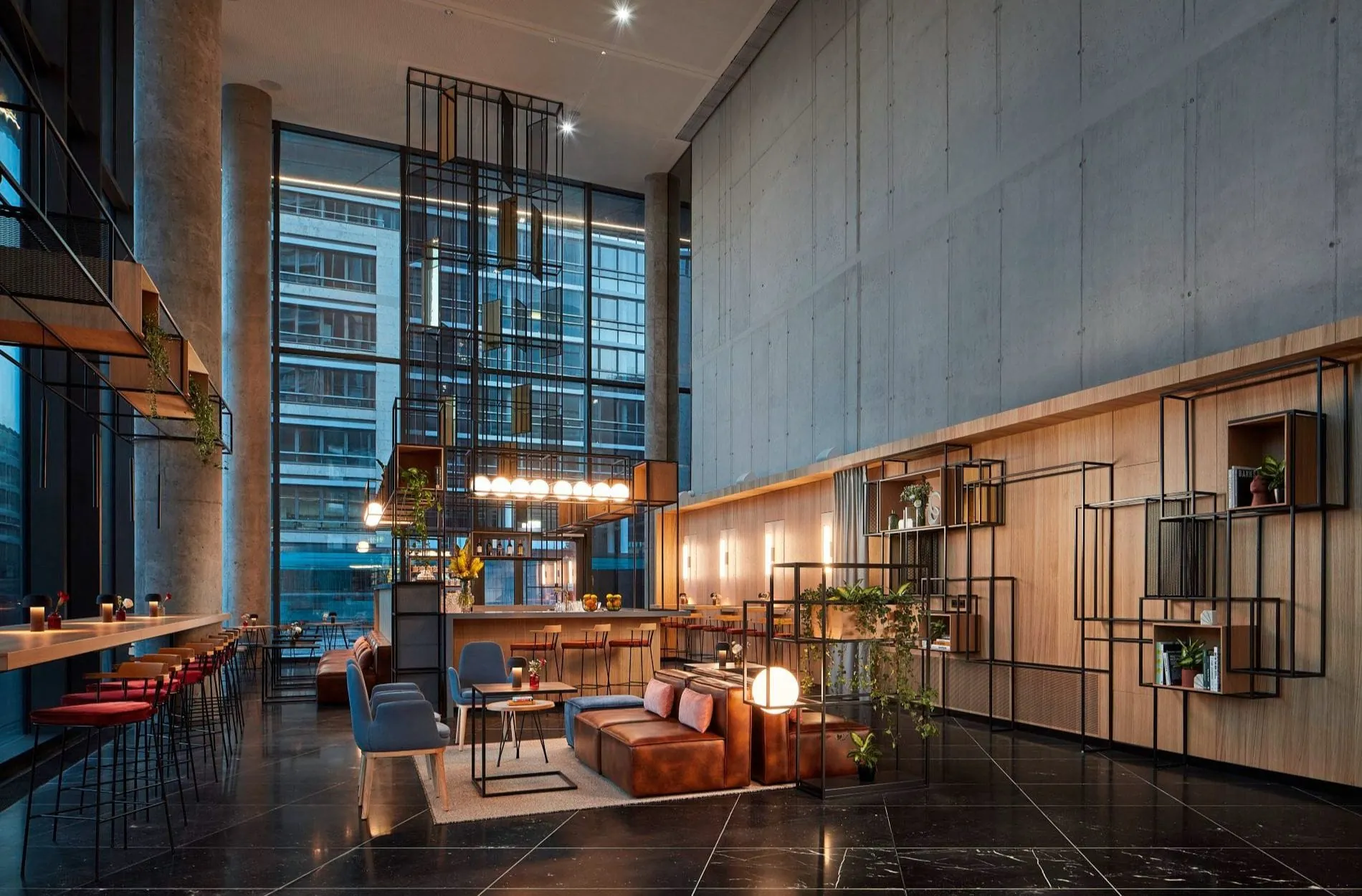NH_Collection_Frankfurt_Spin_Tower_Lobby_and_reception_lobby_bar_night