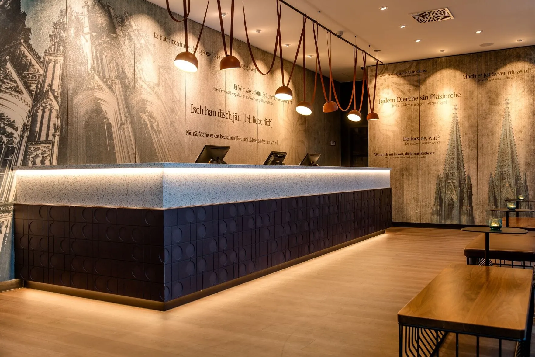 Redesign_Motel_One_Koeln_Rezeption