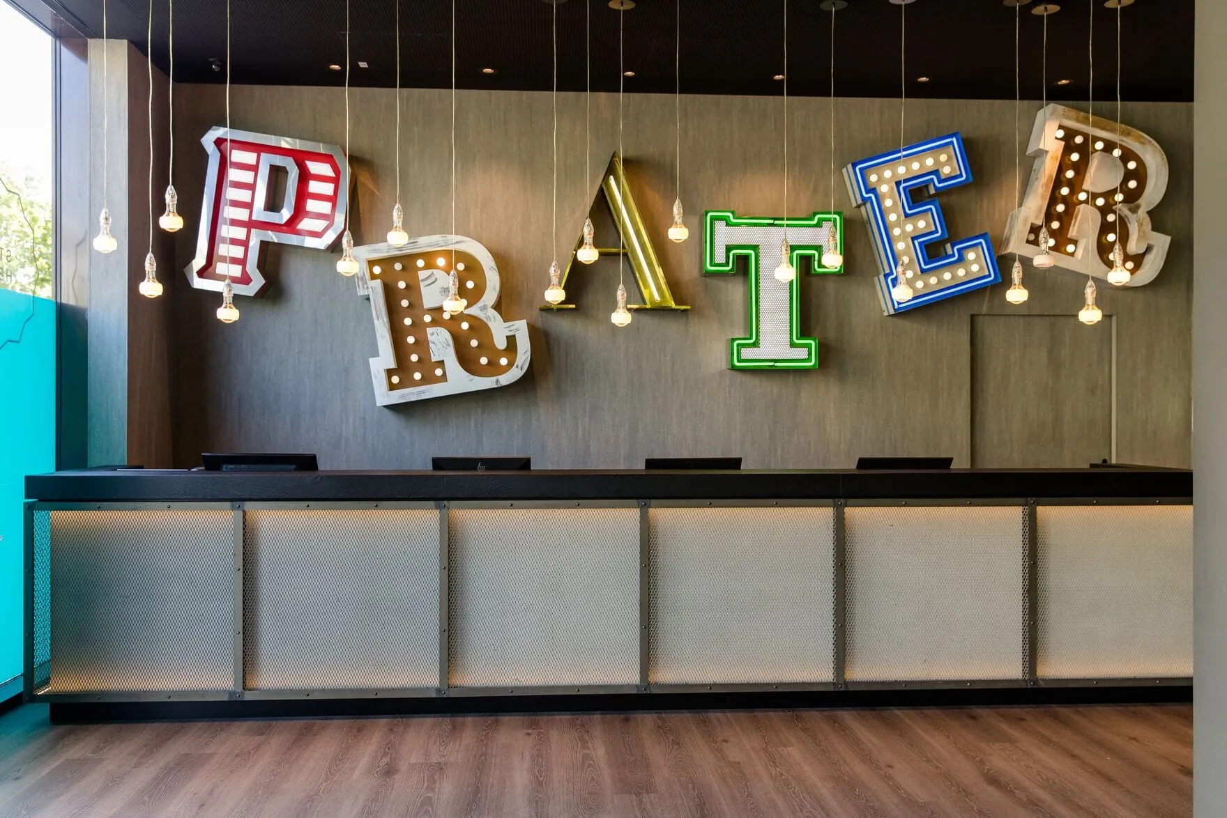 Redesign_Motel_One_Wien_Prater_Rezeption