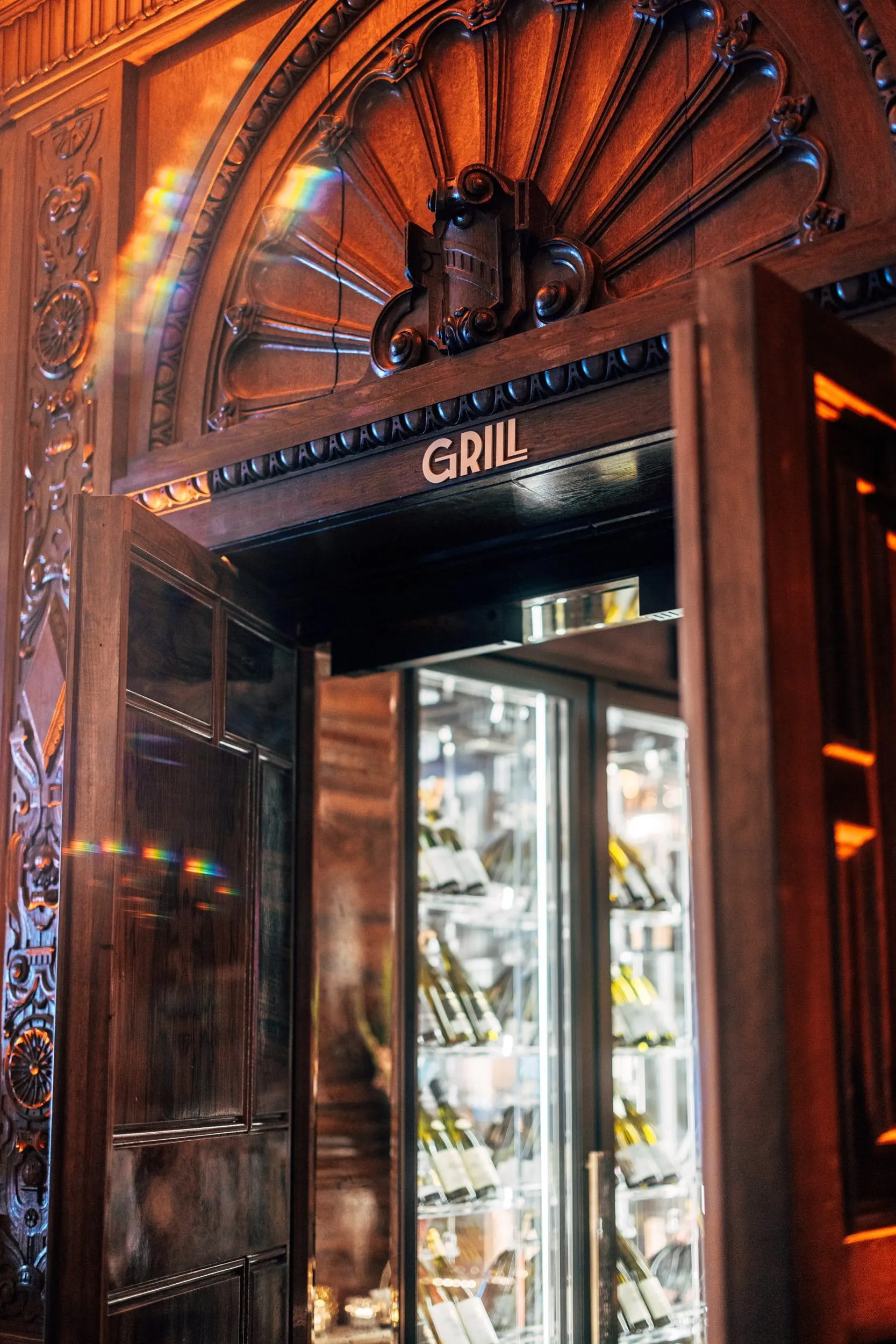 Hotel Vier Jahreszeiten_GRILL_Entrance