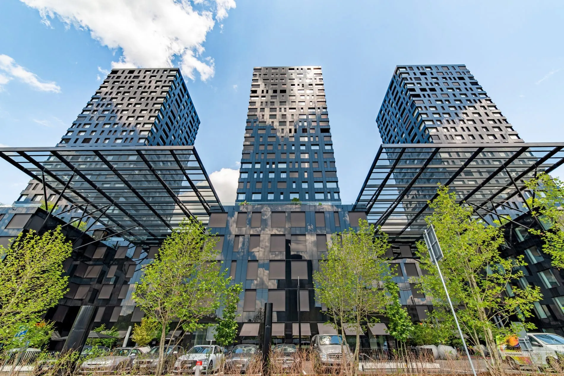 Außenansicht des Mercure Zürich City West im "Vulcano"