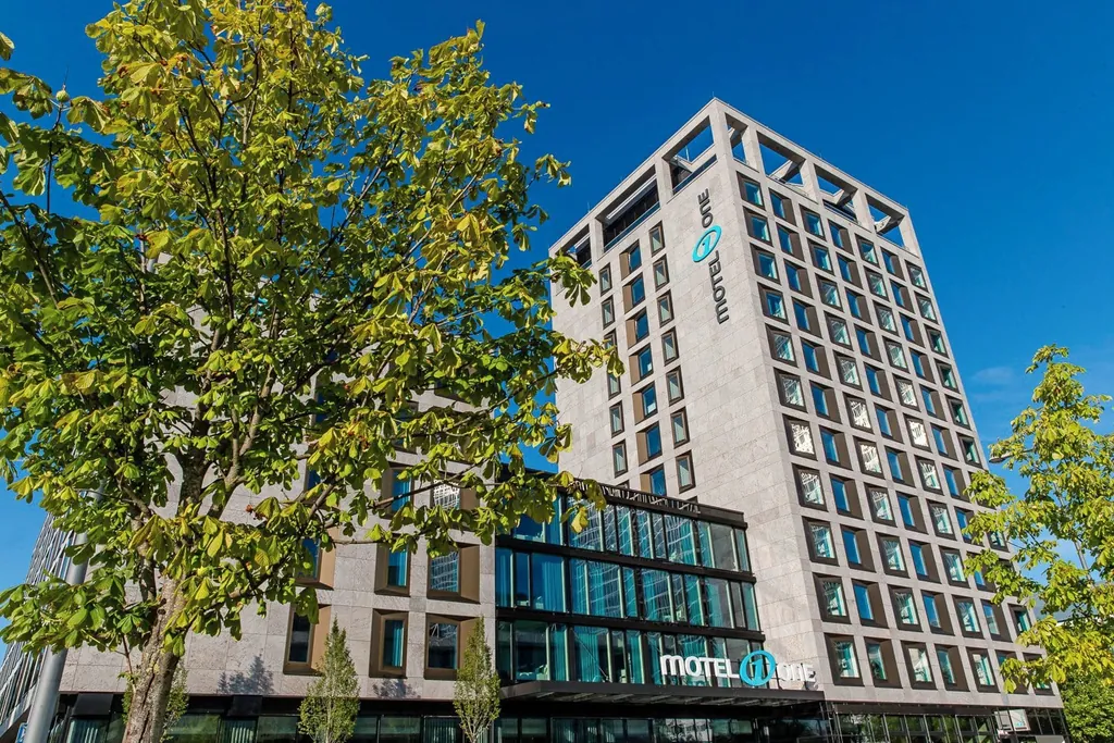Außenansicht des Motel Ones in München