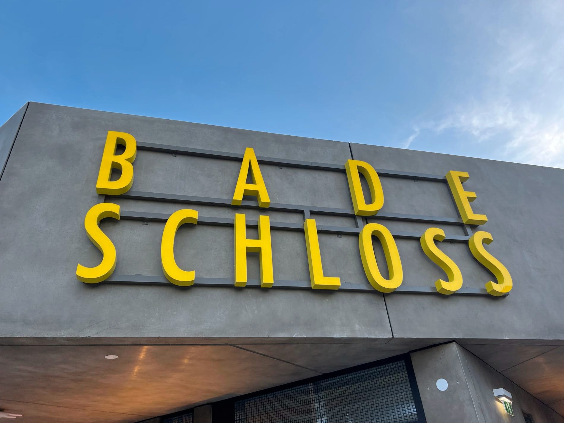 Logo des Hotels Badeschloss - am 1- Dezember 2023 soll das renovierte Haus eröffnen.