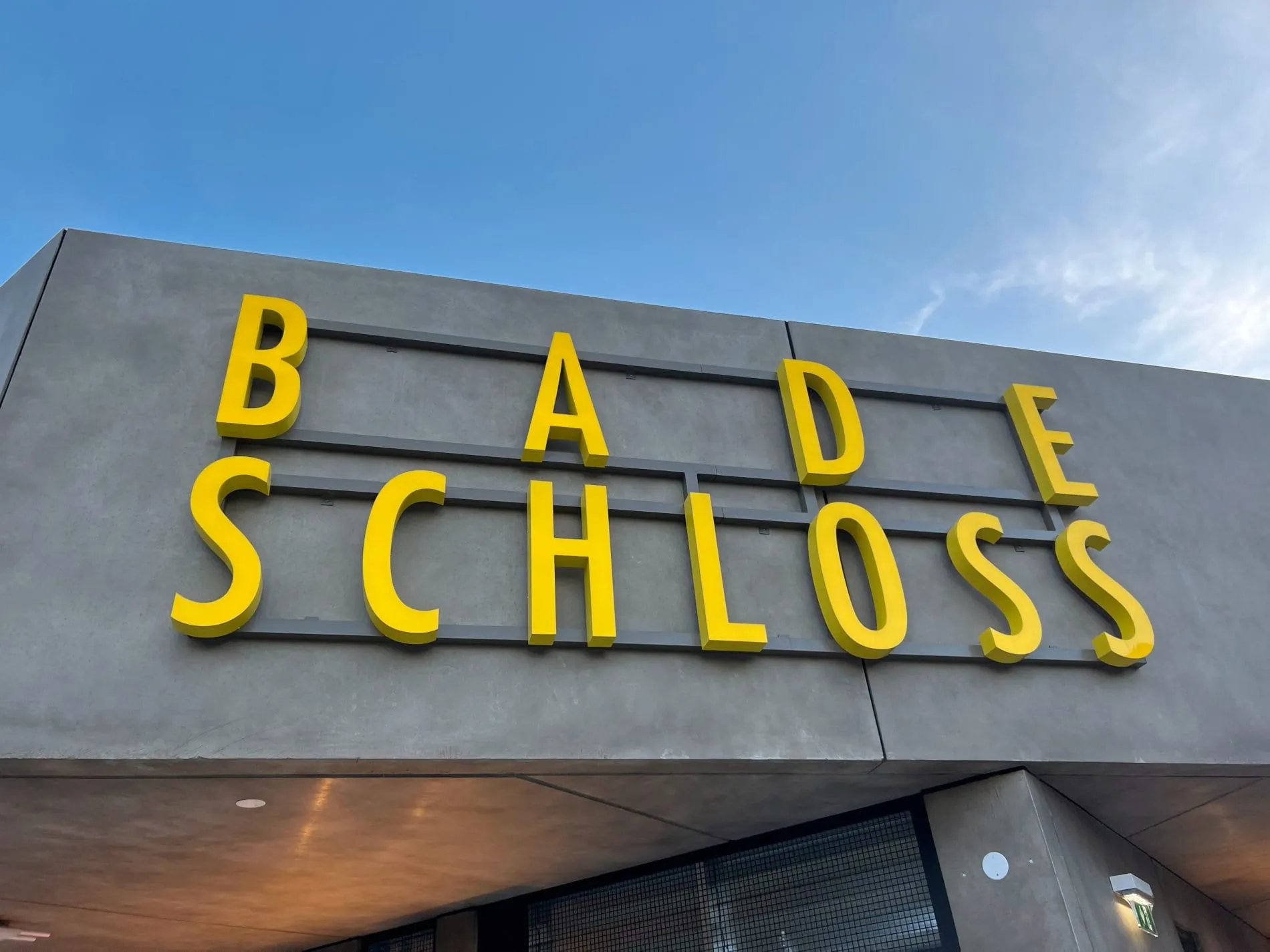 Logo des Hotels Badeschloss - am 1- Dezember 2023 soll das renovierte Haus eröffnen.