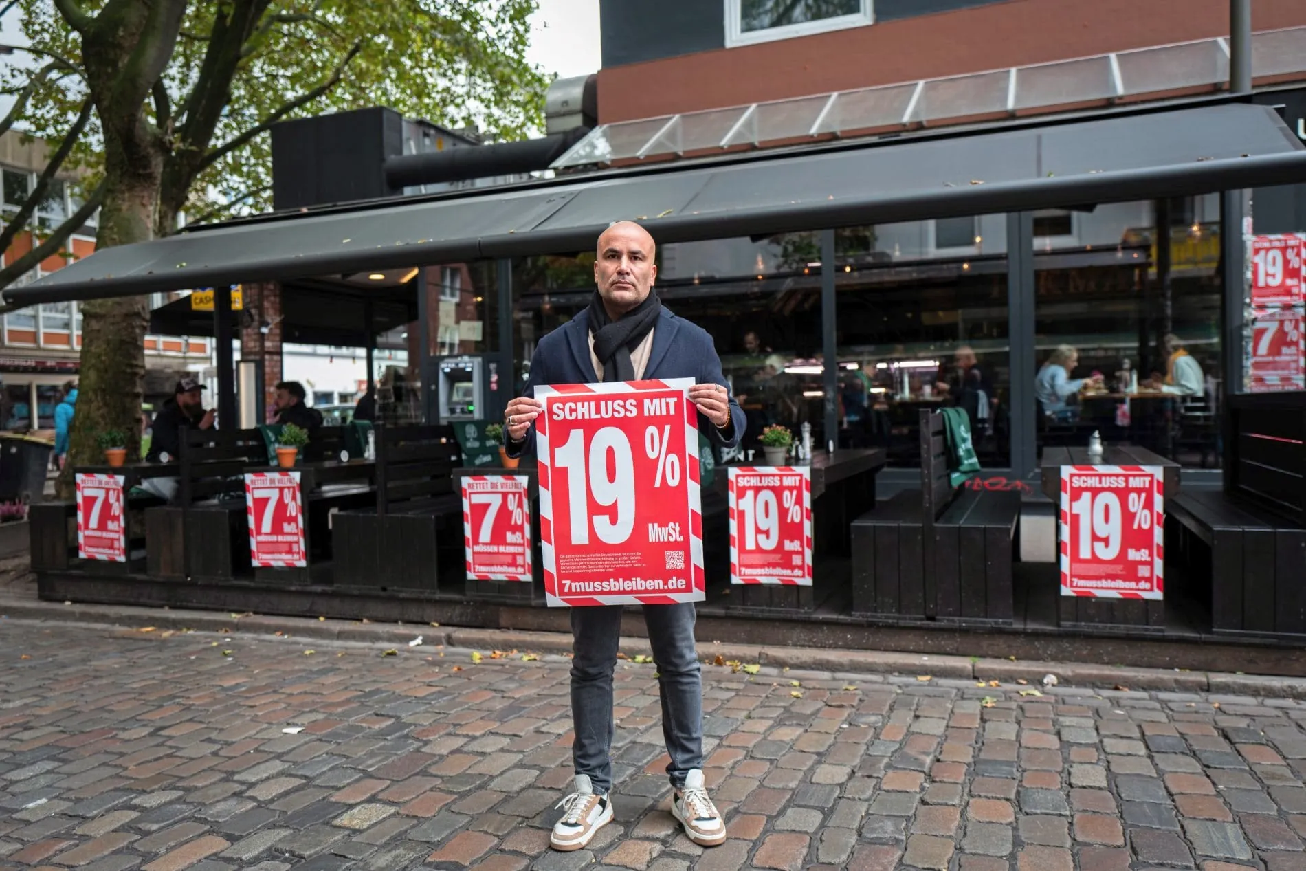 Kemal Üres Aktion Plakat 7 Prozent Mehrwertsteuer