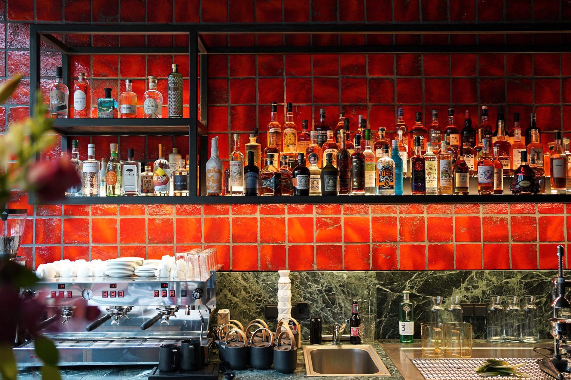 Bar im Sly Hotel