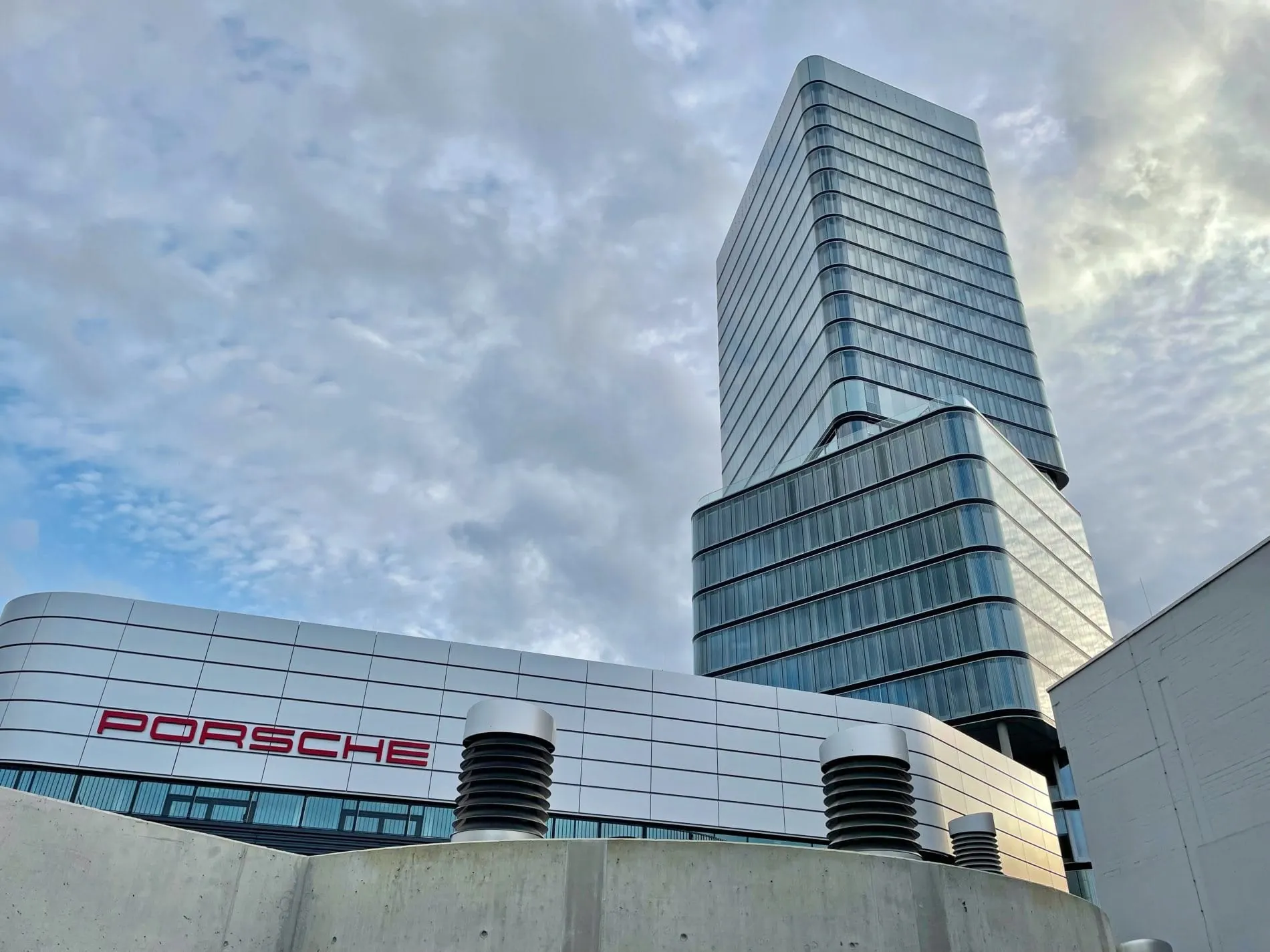 Radisson Blu Stuttgart, Porsche Design Tower