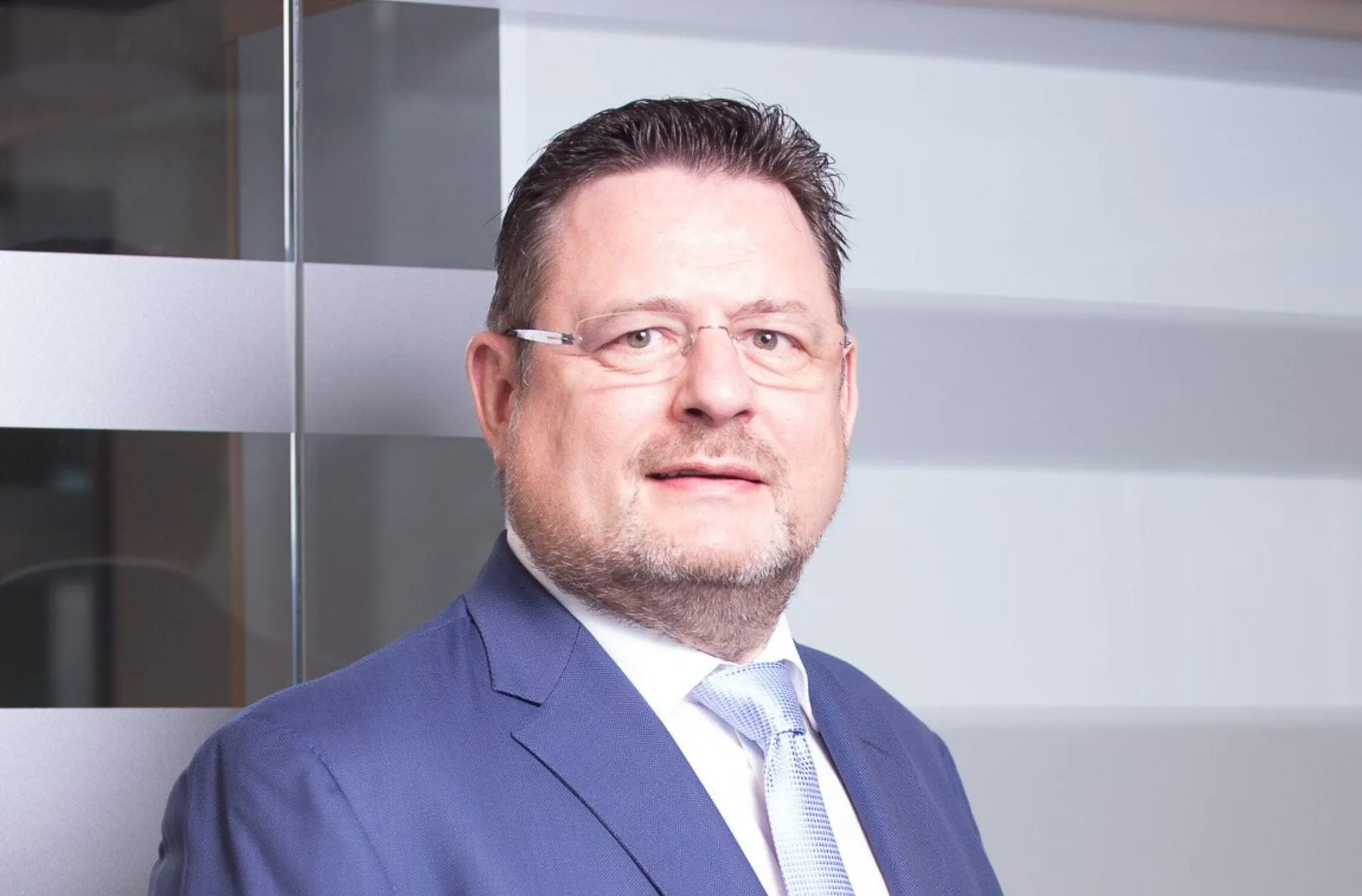 Walter C. Neumann wird CEO der Grand Metropolitan Hotels 