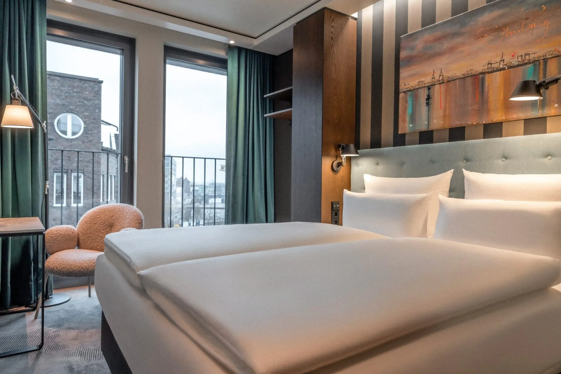 The Cloud One, The Cloud One Hamburg-Kontorhaus, Motel One Group