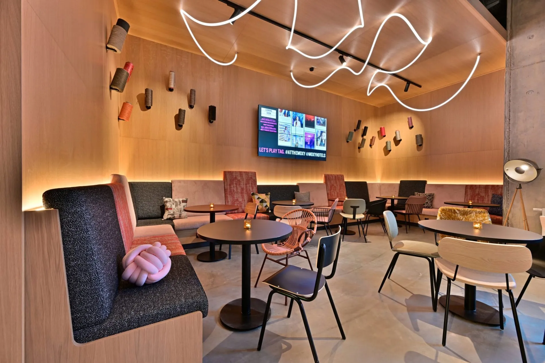 Moxy Outletcity Metzingen Lobby