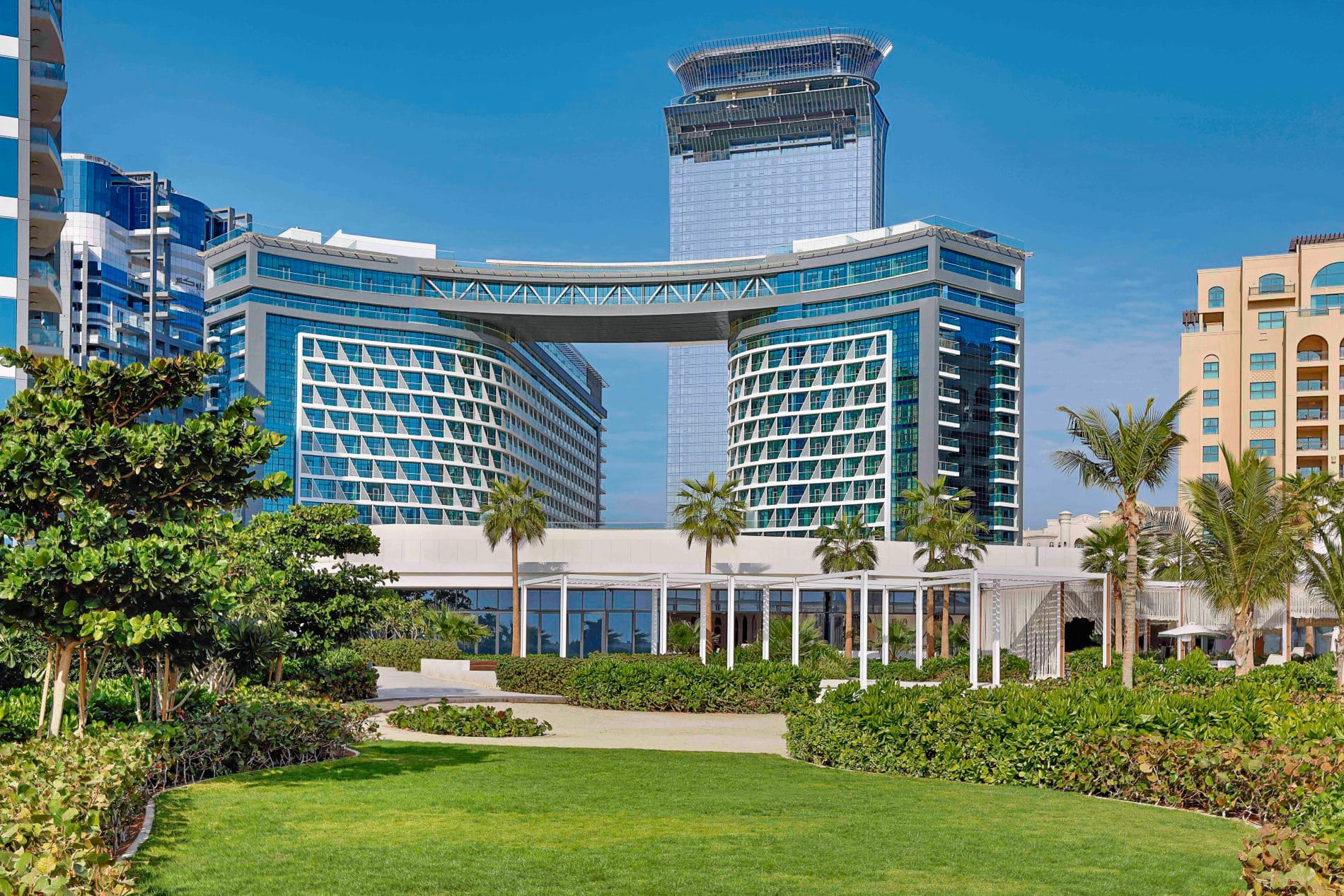 NH-Collection-Dubai-The-Palm-Exterior