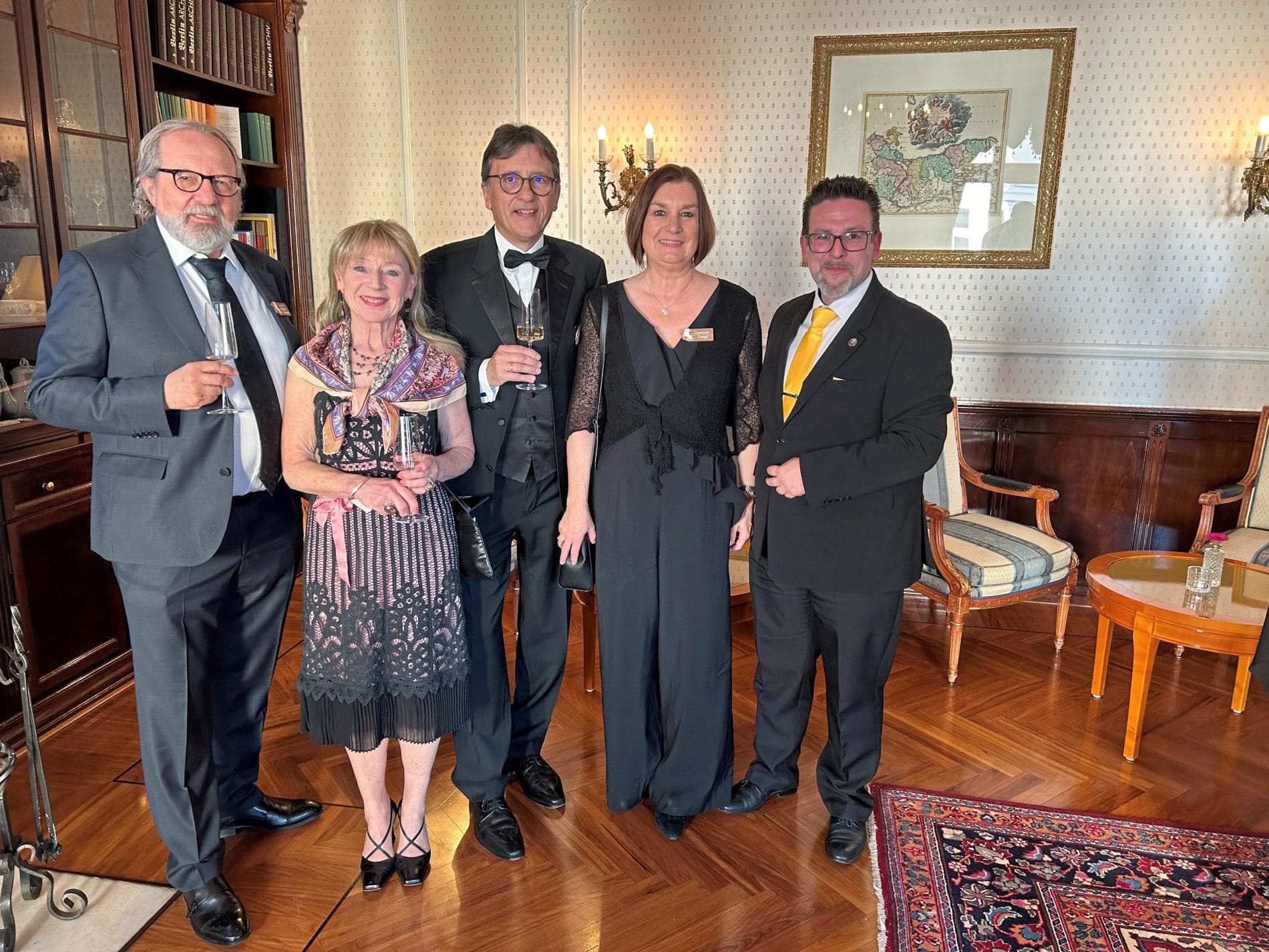 Rolf Seelige-Steinhoff mit Brillat Savarin-Plakette geehrt - Tophotel.de