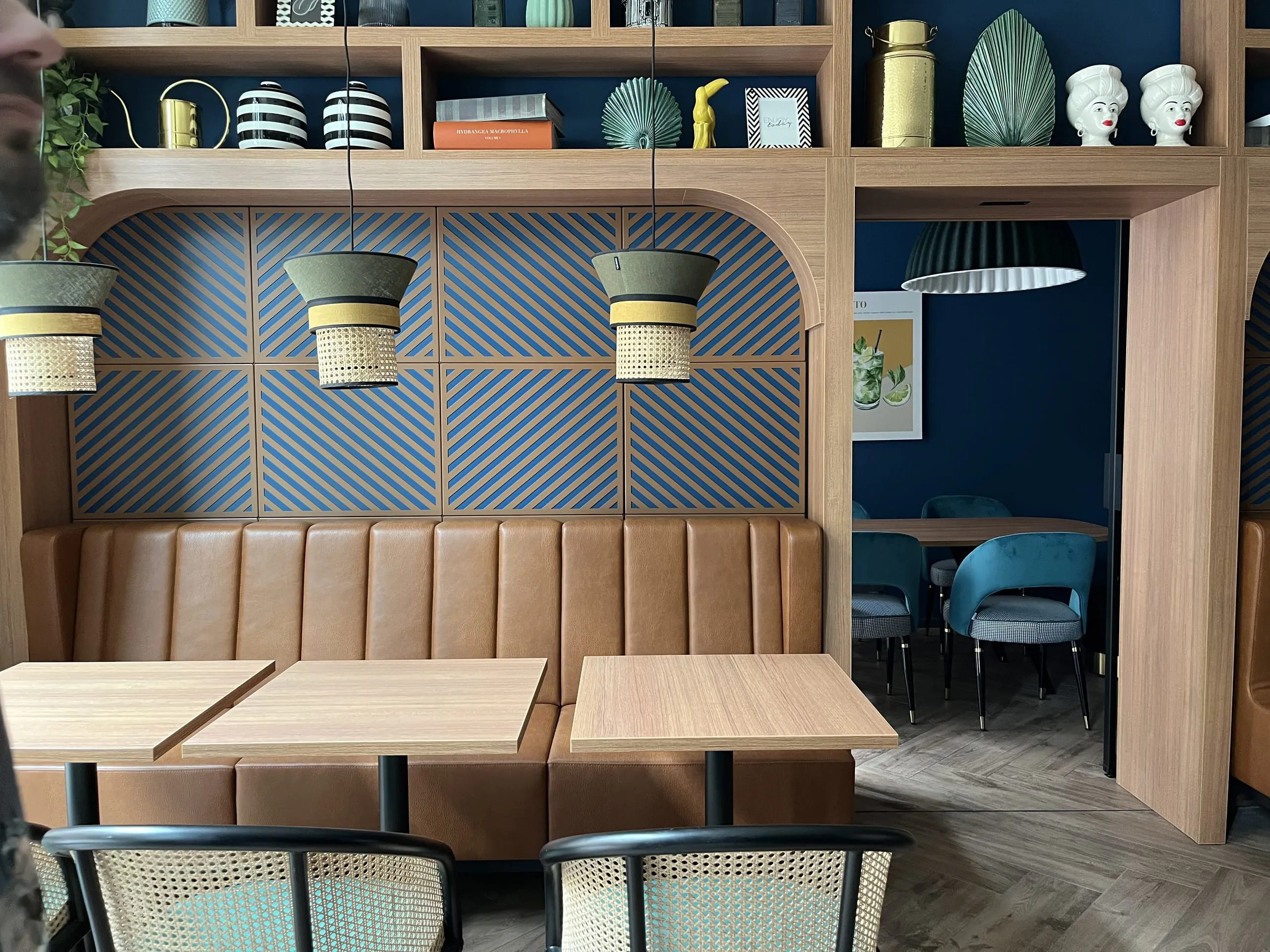 Das Gastro-Konzept Koko mit öffentlichem Zugang, gesunden Speisen, Working-Bereichen und Event-Möglichkeiten.