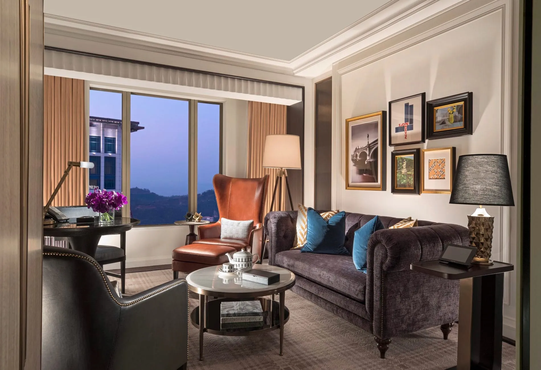 The Londoner Hotel_Louis Suite Living Room Sands_web