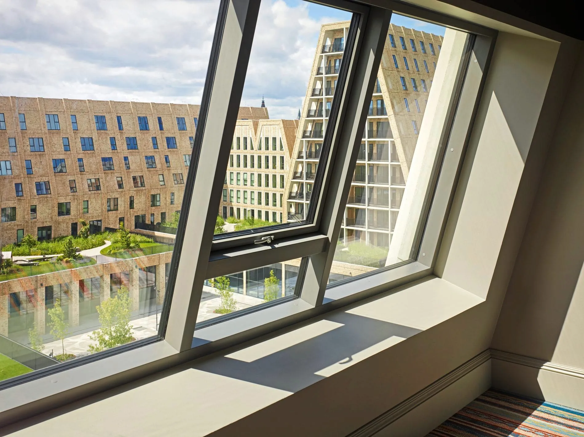 25h_PaperIsland_Korridor