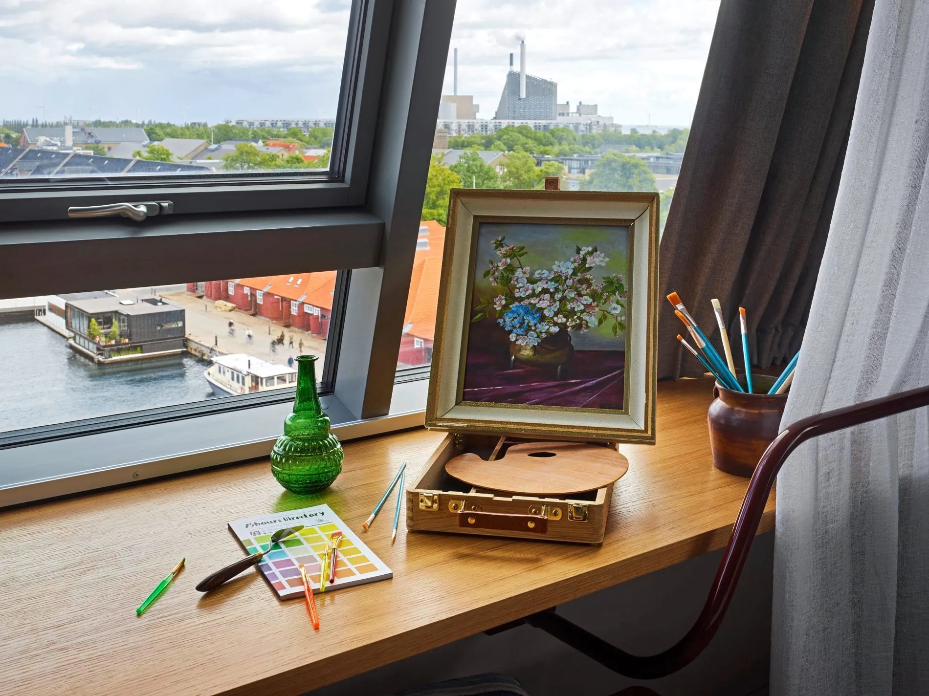 25h_PaperIsland_Zimmer