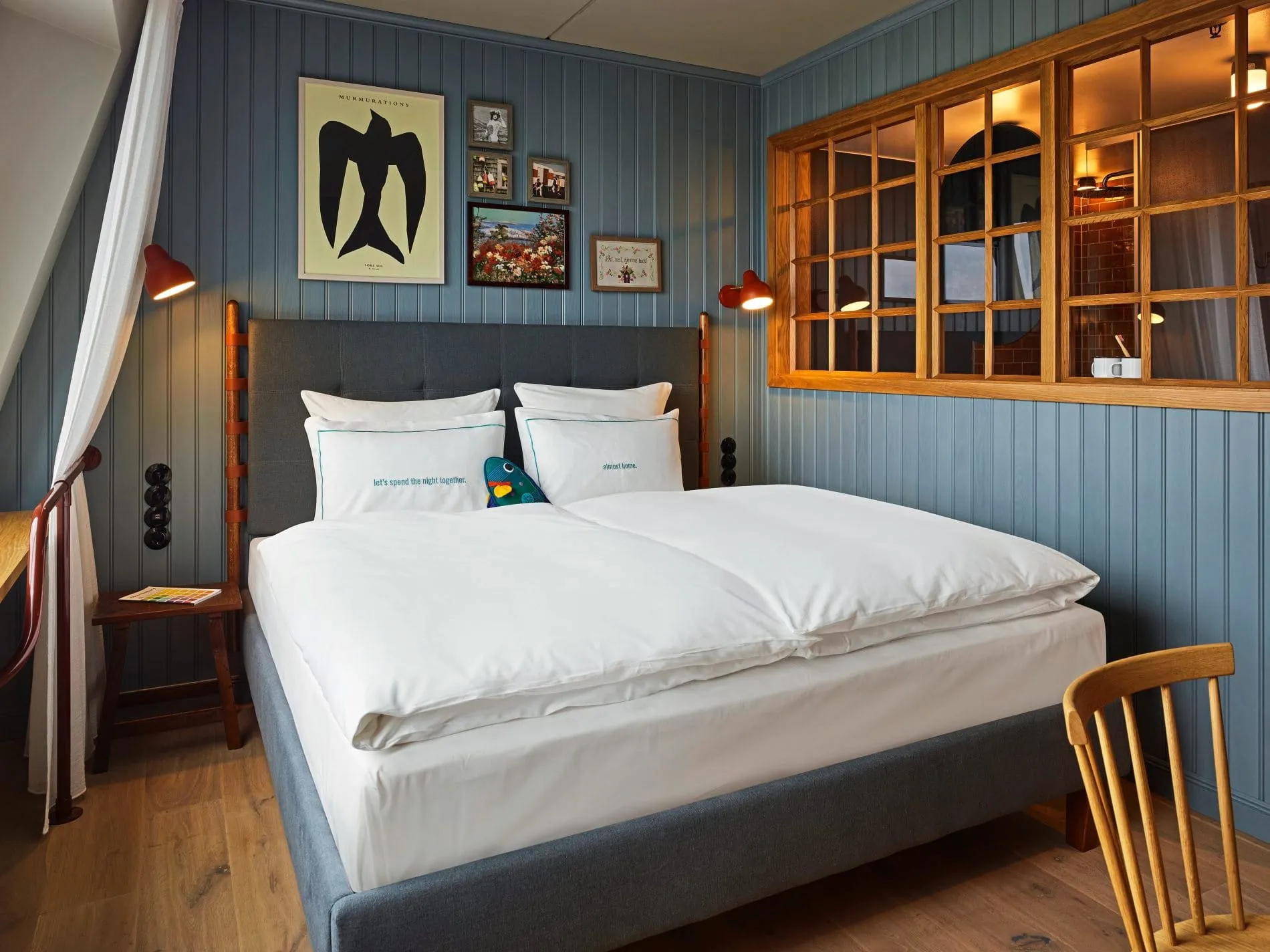 25h_PaperIsland_Zimmer