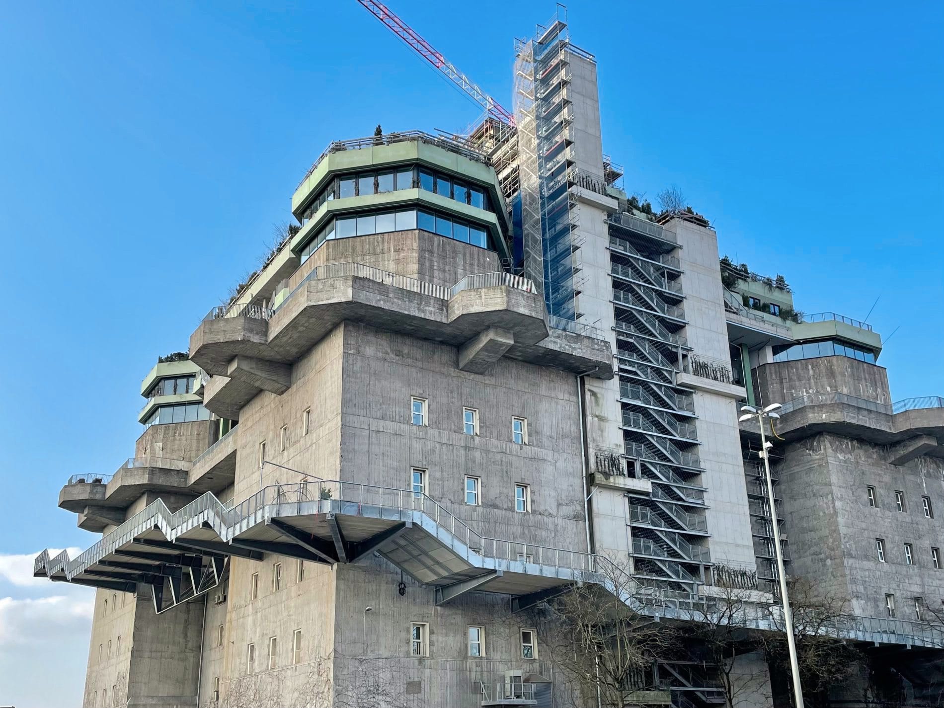 Grüner Bunker in Hamburg Anfang Juli Tophotel.de