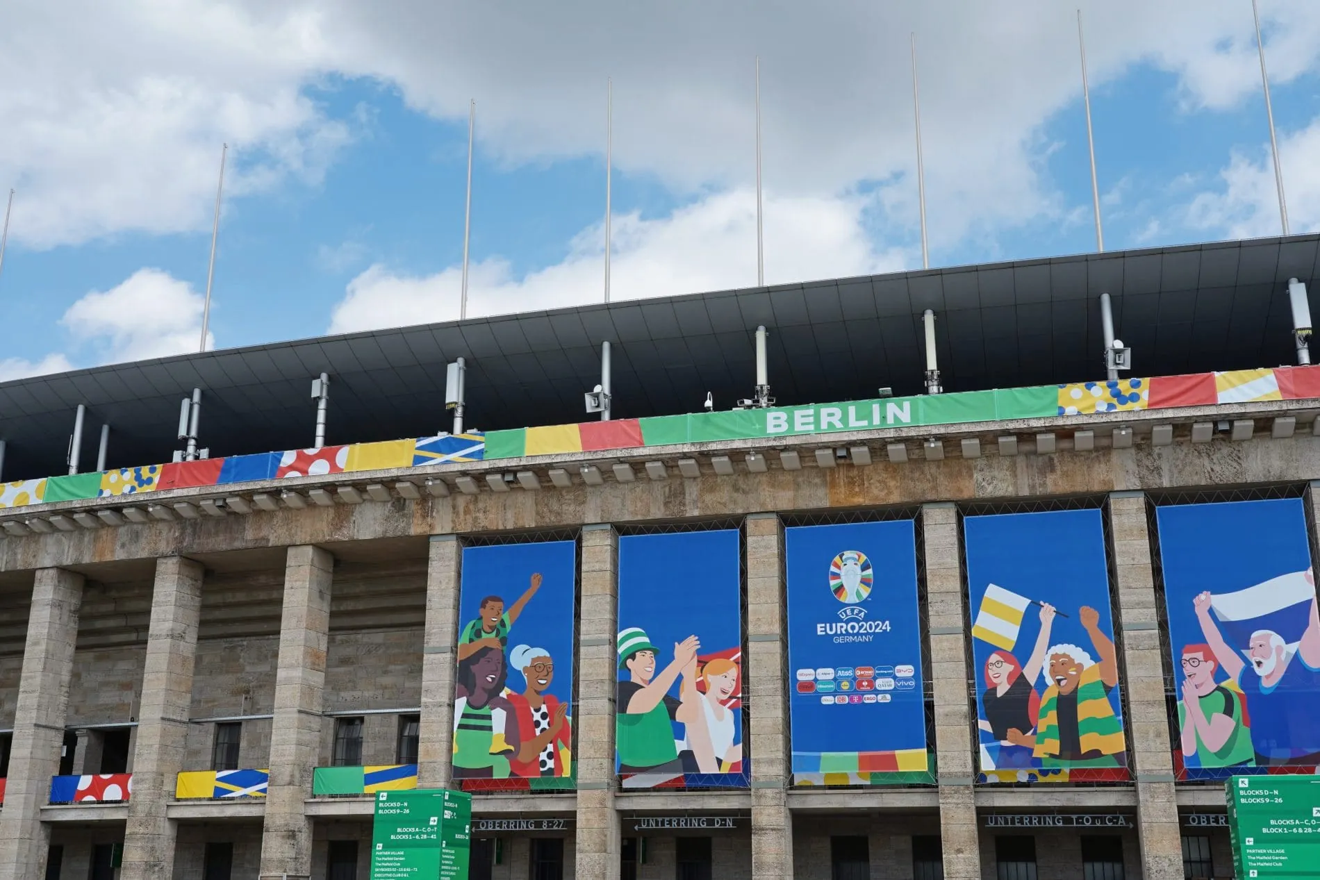 Teilaufnahme Berliner Olympiastadion mit Uefa Euro 2024 Dekoration, Berlin, 10.06.2024