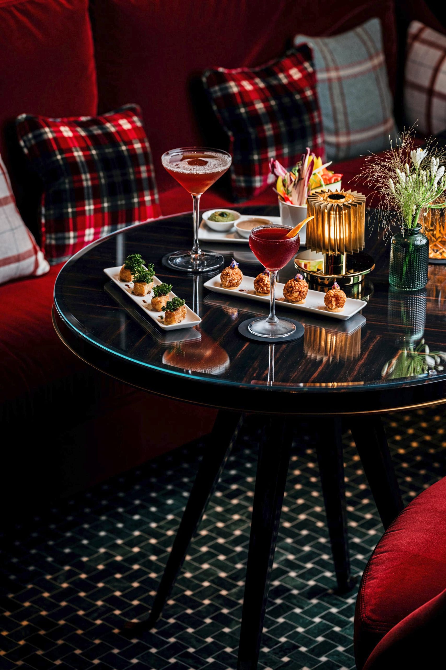 Bar 37, The Woodward