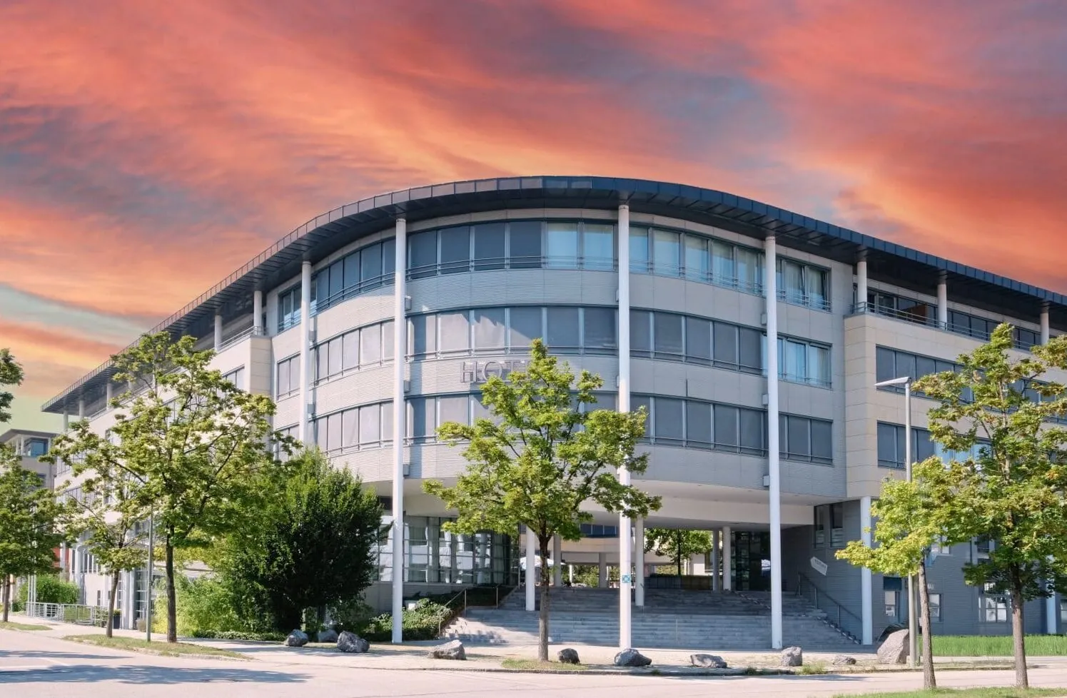 Außenansicht des Four Munich Neue Messe