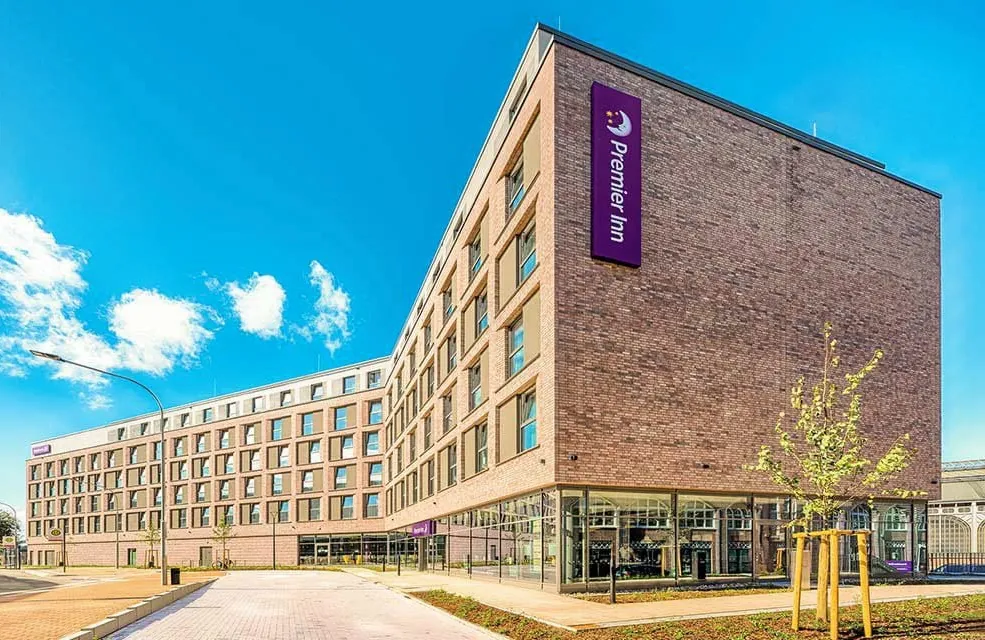 Außenansicht des Premier Inn Lübeck City Centre