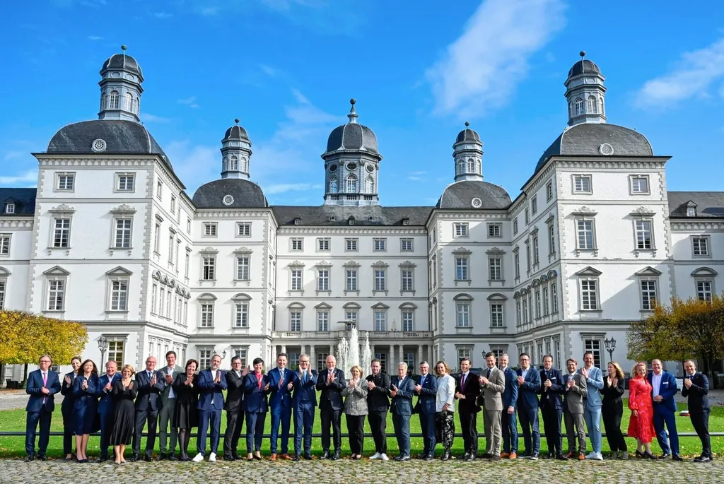 40 Jahre Althoff Hotels, Gruppenbild von Schloss Bensberg