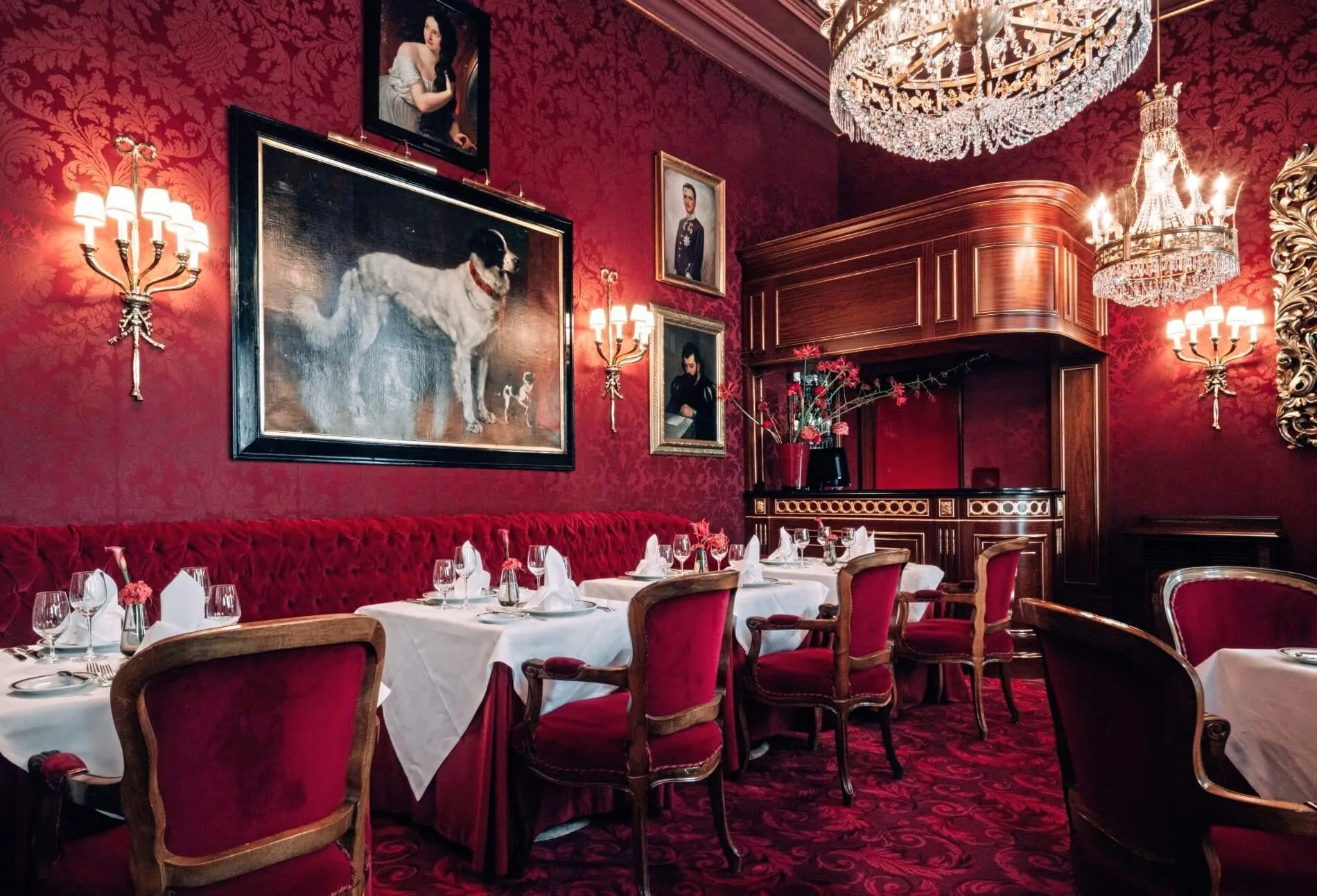Rote Bar im Hotel Sacher in Wien