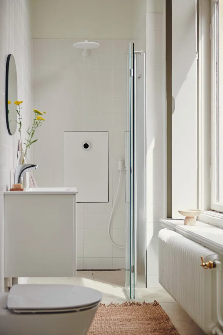 Orbital House Shower