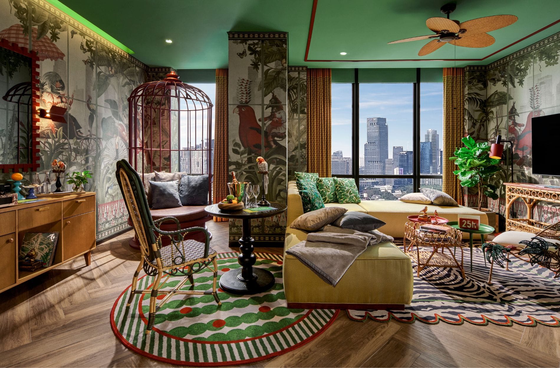 25h_Oddbird_Rooms_GiganticGarden_LivingRoom