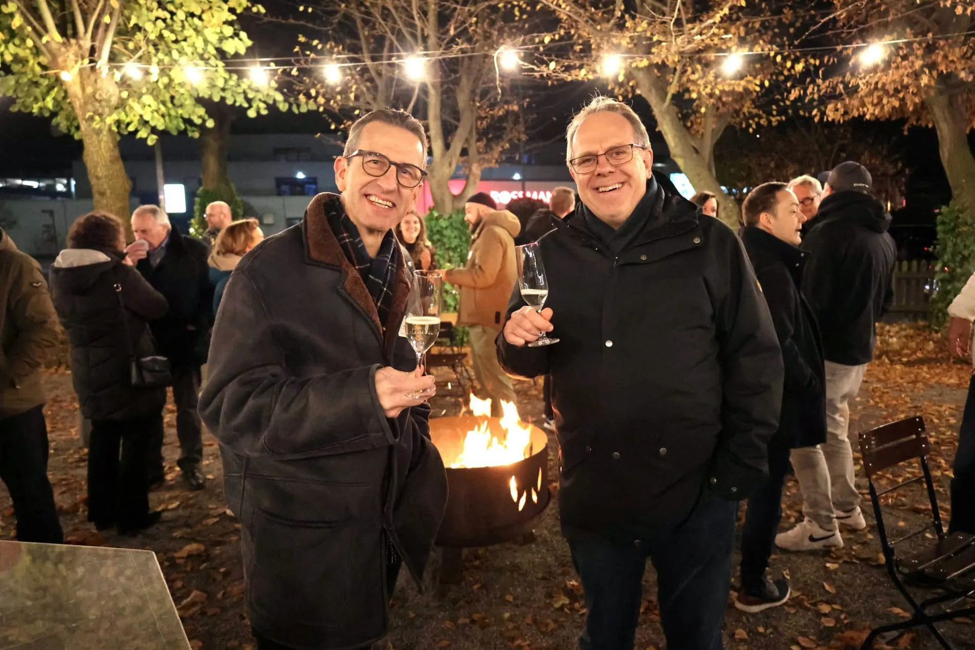 Hotelier Roland Lohs vom CPH Hotel Wolfsburg und Jörg Holdenried vom FCSI