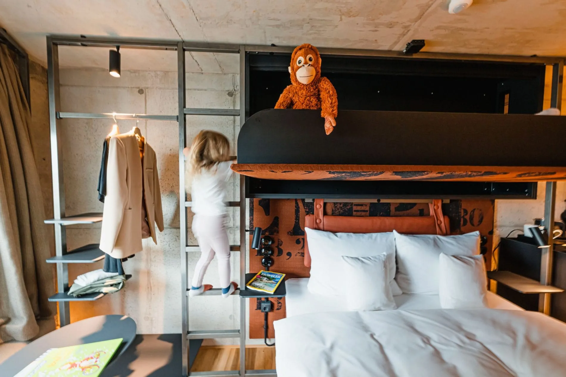 John&Will_Silo_Hotel_Kinderbett