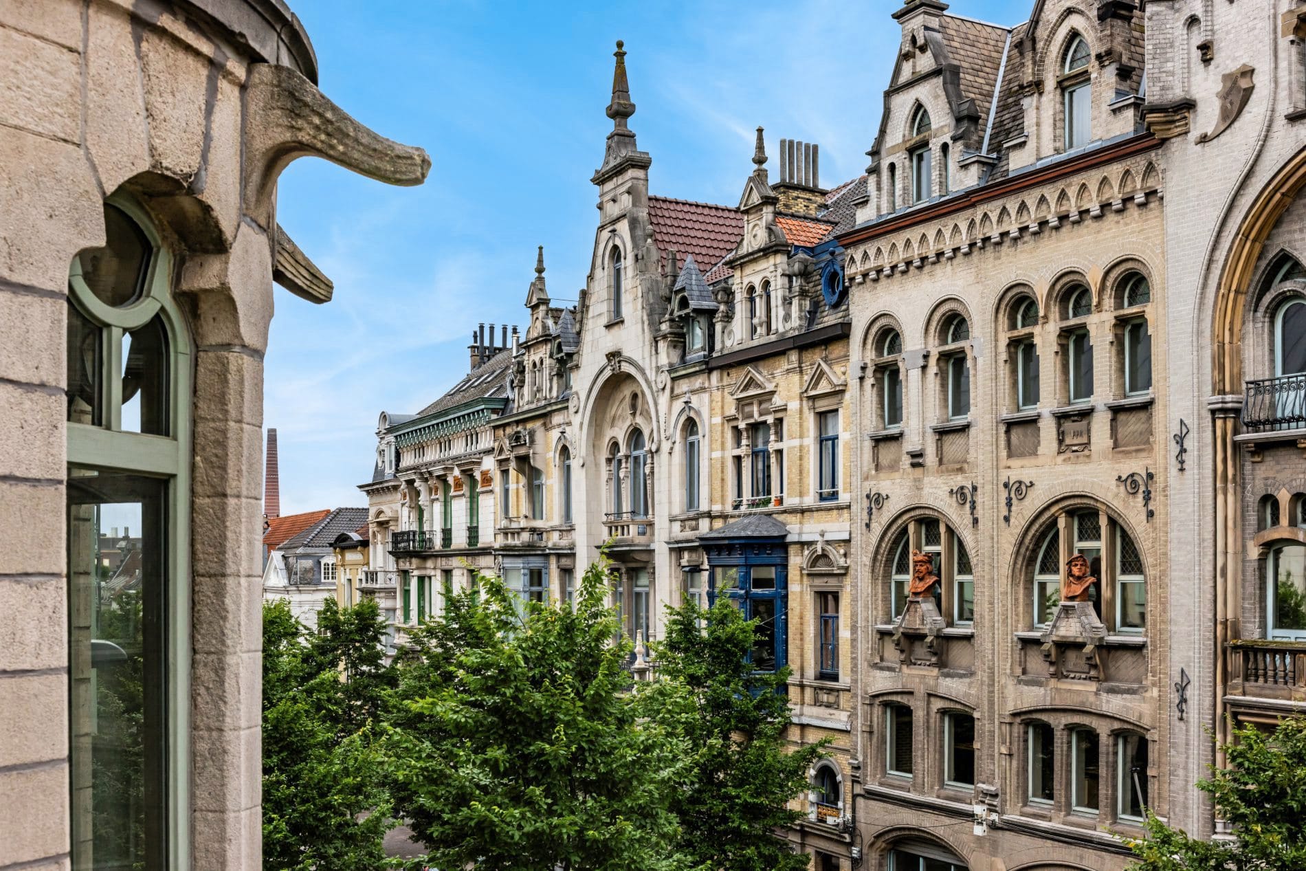 NH_Collection_Gent_views_historical_building