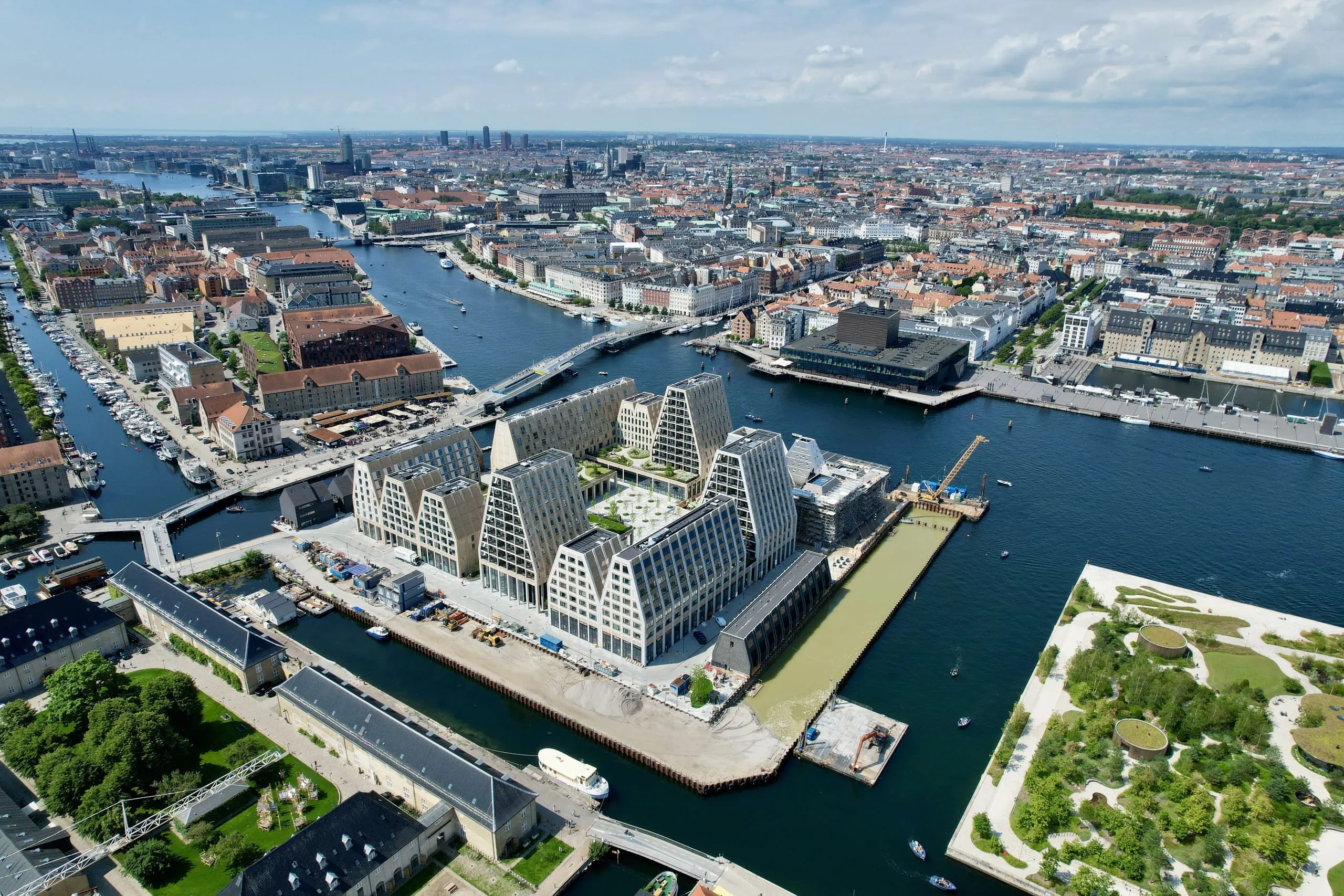 25hours Paper Island