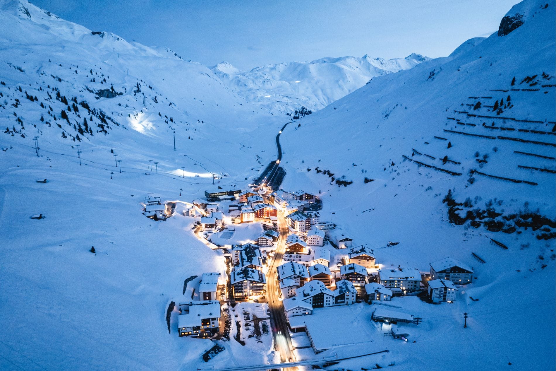 ARO_TAH_egr_Winter_Drohne_Night.
