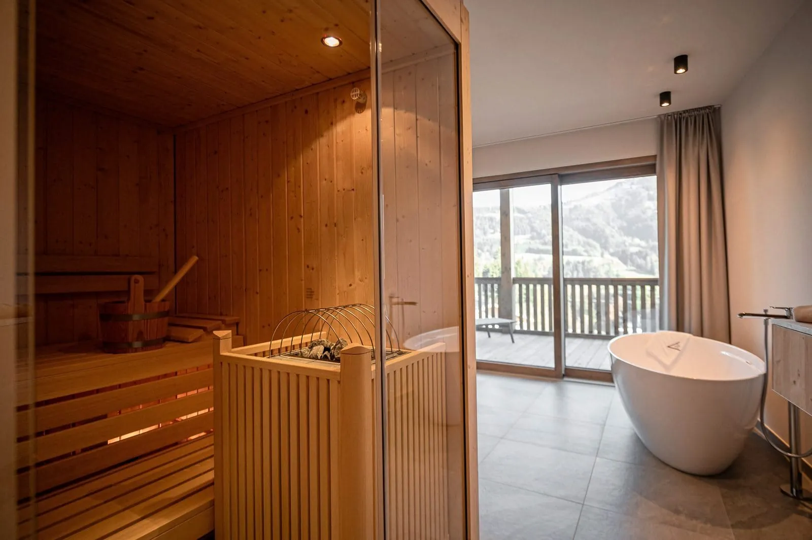 Adea_Lifestyle_Suites_Fieberbrunn, Zimmer mit Sauna
